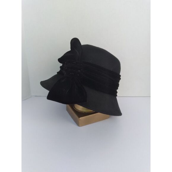 Vintage Cloche Hat Black Velvet Bow Downton Abbey Style Church‎ Formal - Picture 1 of 7